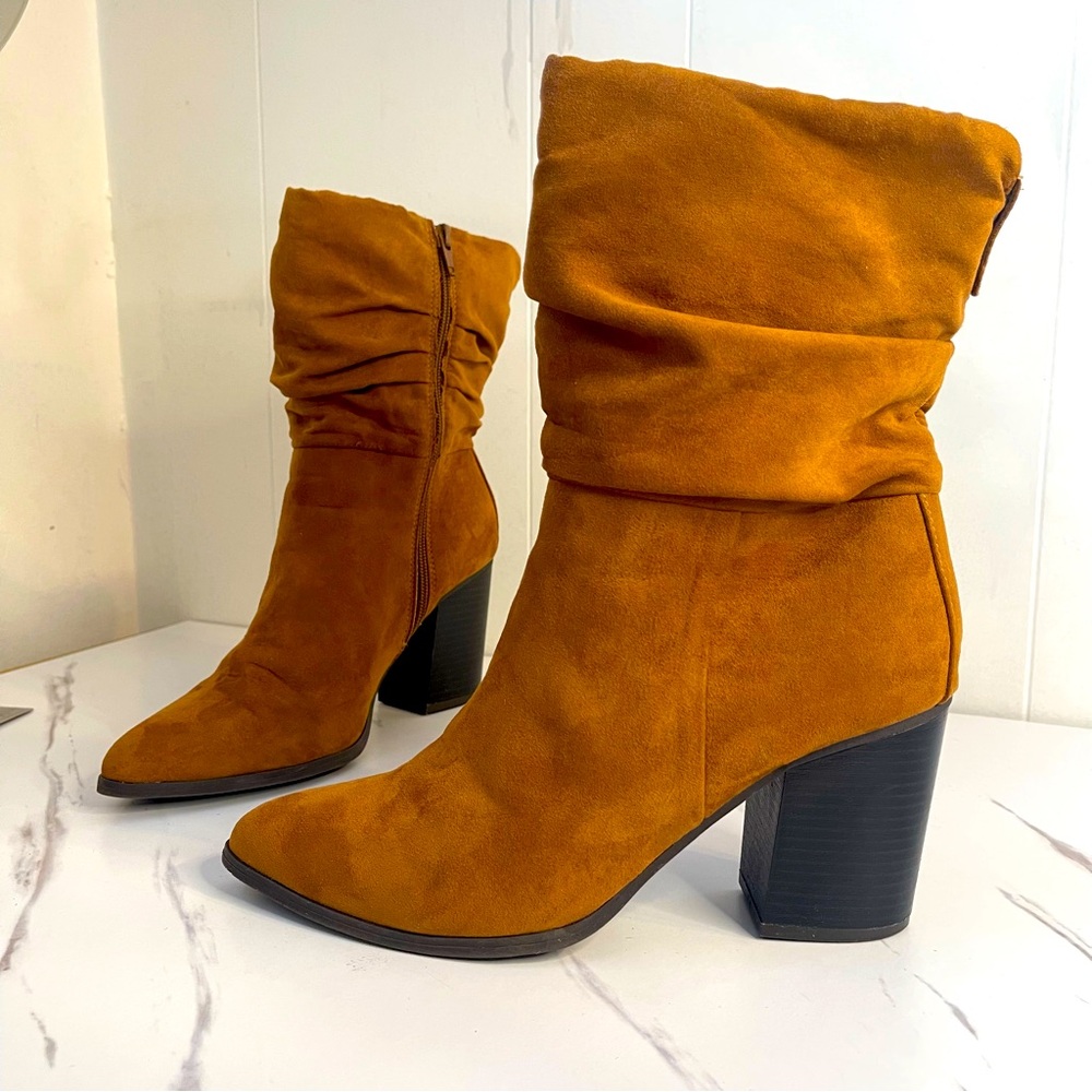 APT-9 SUEDE ANKLE BOOTS, CLASSY BROWN/RUST WITH POINTED-TOE SIZE 9.5M